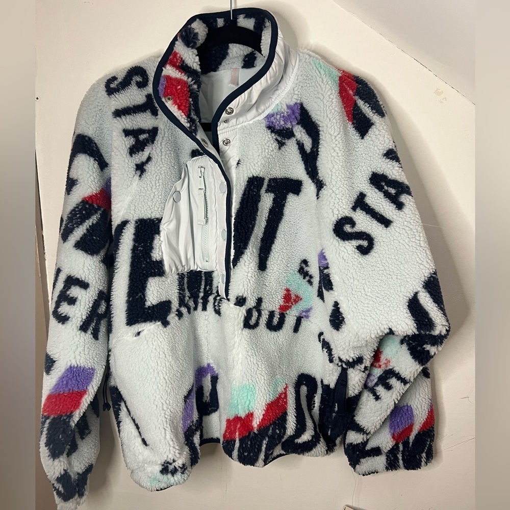 Women’s Faux-Sherpa Pullover Jacket in Light Blue with Graphic Print - Picture 2 of 8